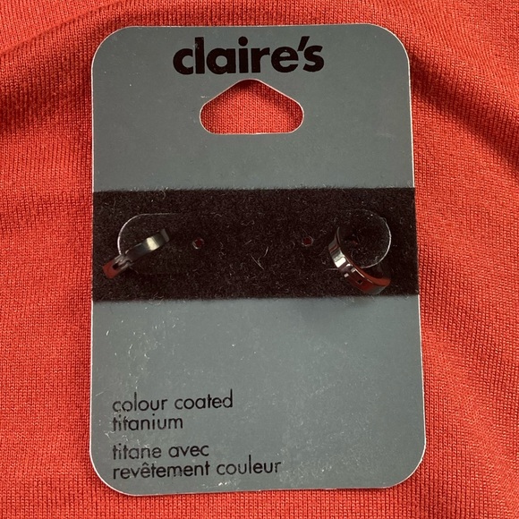 Claire’s titanium small black hoops - Picture 3 of 3